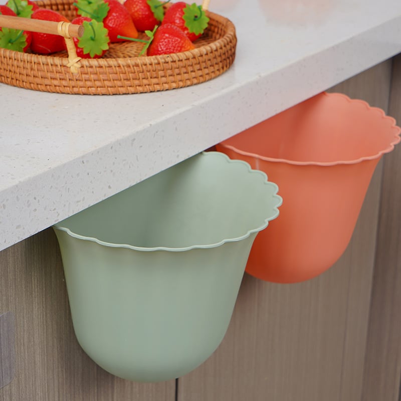 Hanging Trash Can – Space-Saving Kitchen Bin with Clip Design