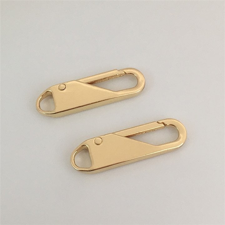 Replacement zipper pull — Repair zippers quickly and effortlessly