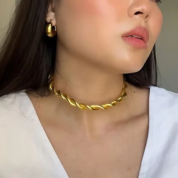 Flexible jewelry piece — stylish comfort all day long