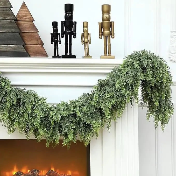 Garland of Rubber Leaves — Natural Warmth and Lasting Charm
