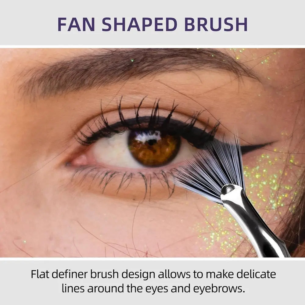 Buy 1 Get 1 Foldable Eyelash Brush with Angled Head – Perfect for Busy Mornings
