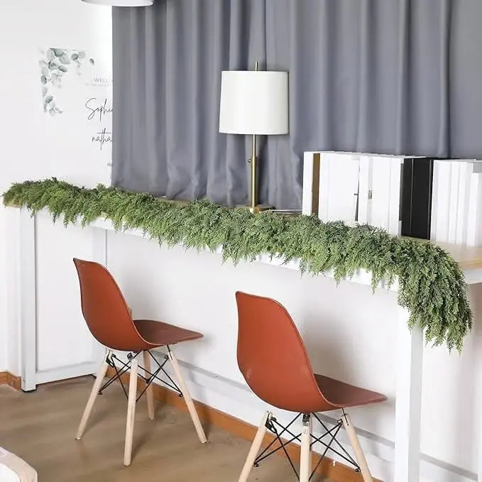 Garland of Rubber Leaves — Natural Warmth and Lasting Charm