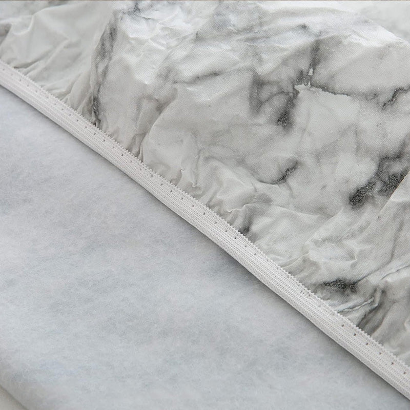 Table runner — timeless elegance and reliable protection