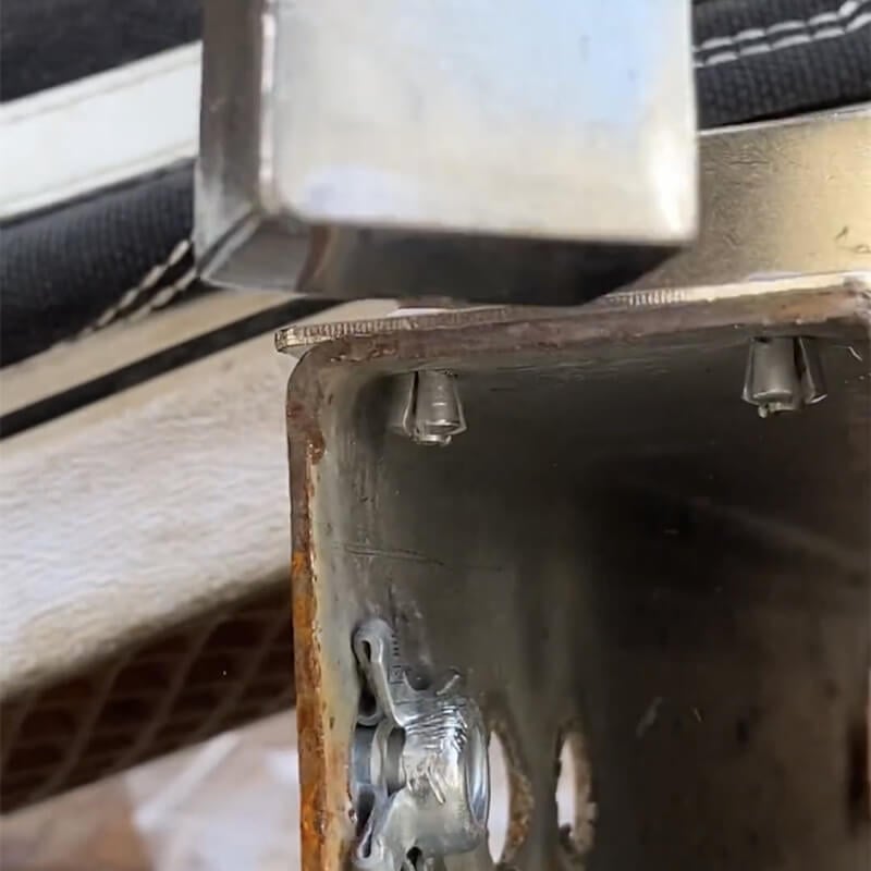 AlumaGrip™ — Instant, Rustproof Tool-Free Rivets