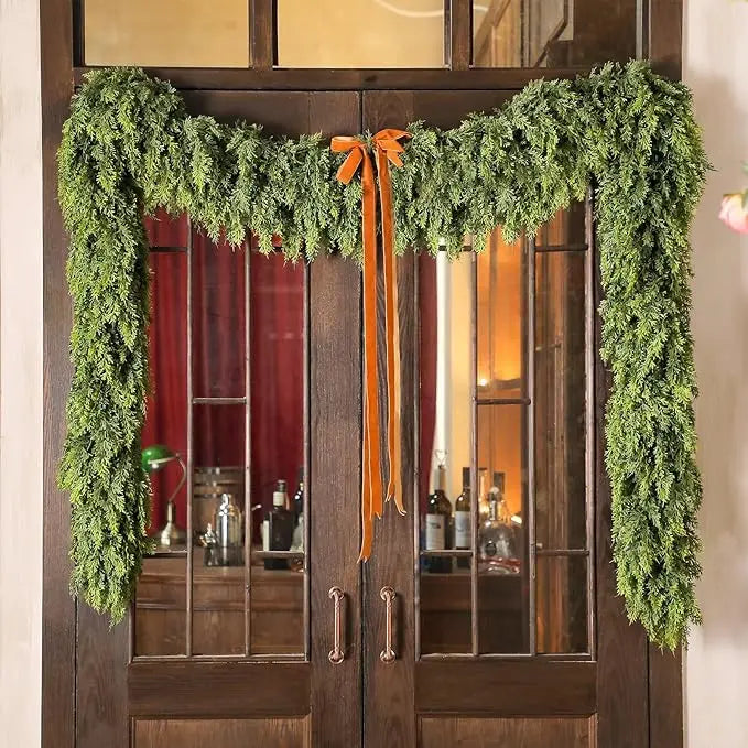 Garland of Rubber Leaves — Natural Warmth and Lasting Charm