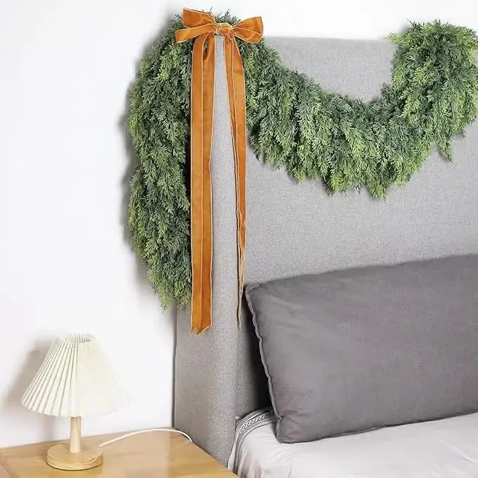 Garland of Rubber Leaves — Natural Warmth and Lasting Charm