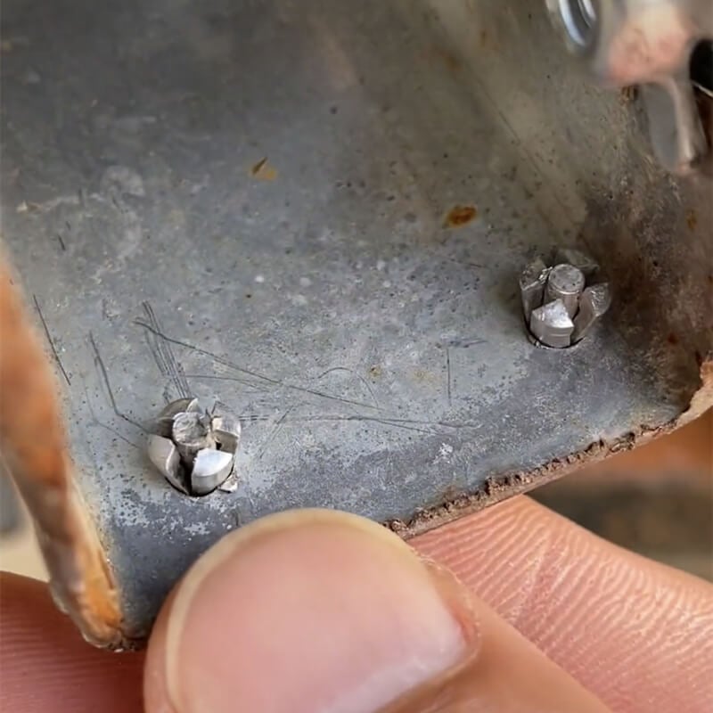 AlumaGrip™ — Instant, Rustproof Tool-Free Rivets