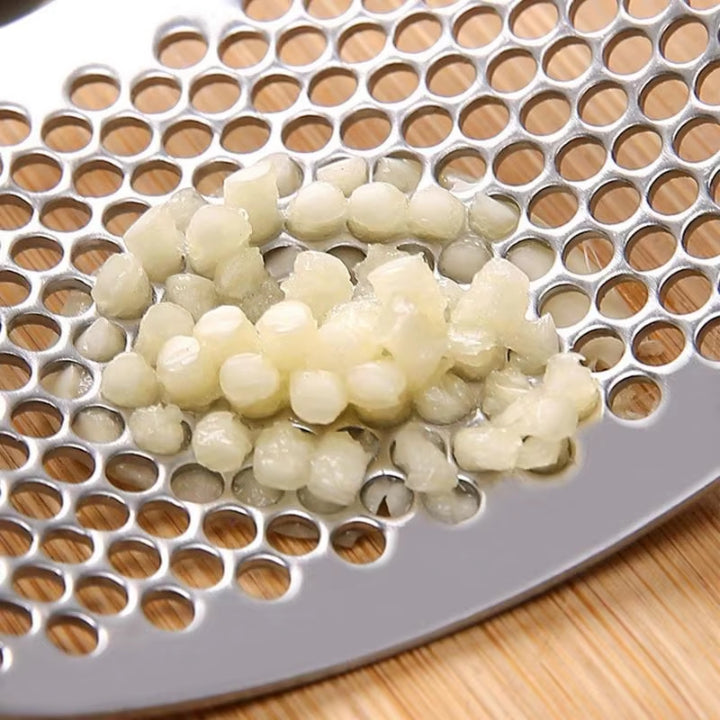 Stainless Steel Garlic Press (No Peeling Needed)