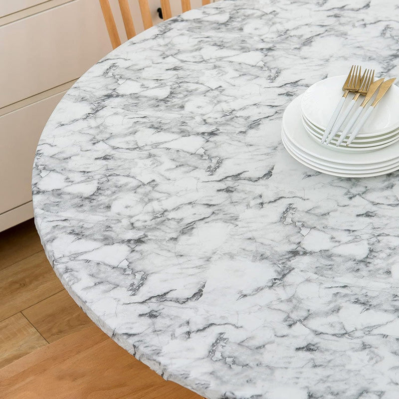 Table runner — timeless elegance and reliable protection