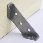 家具の角補強具 安全と安定のための堅牢な支え