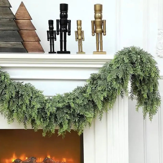 Garland of Rubber Leaves — Natural Warmth and Lasting Charm