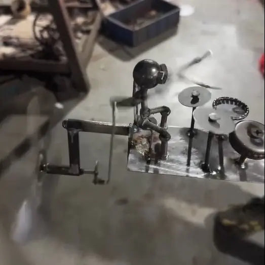 Metall-Windmühle „Rockband“ – Lebendige Gartenschmuck mit Charakter