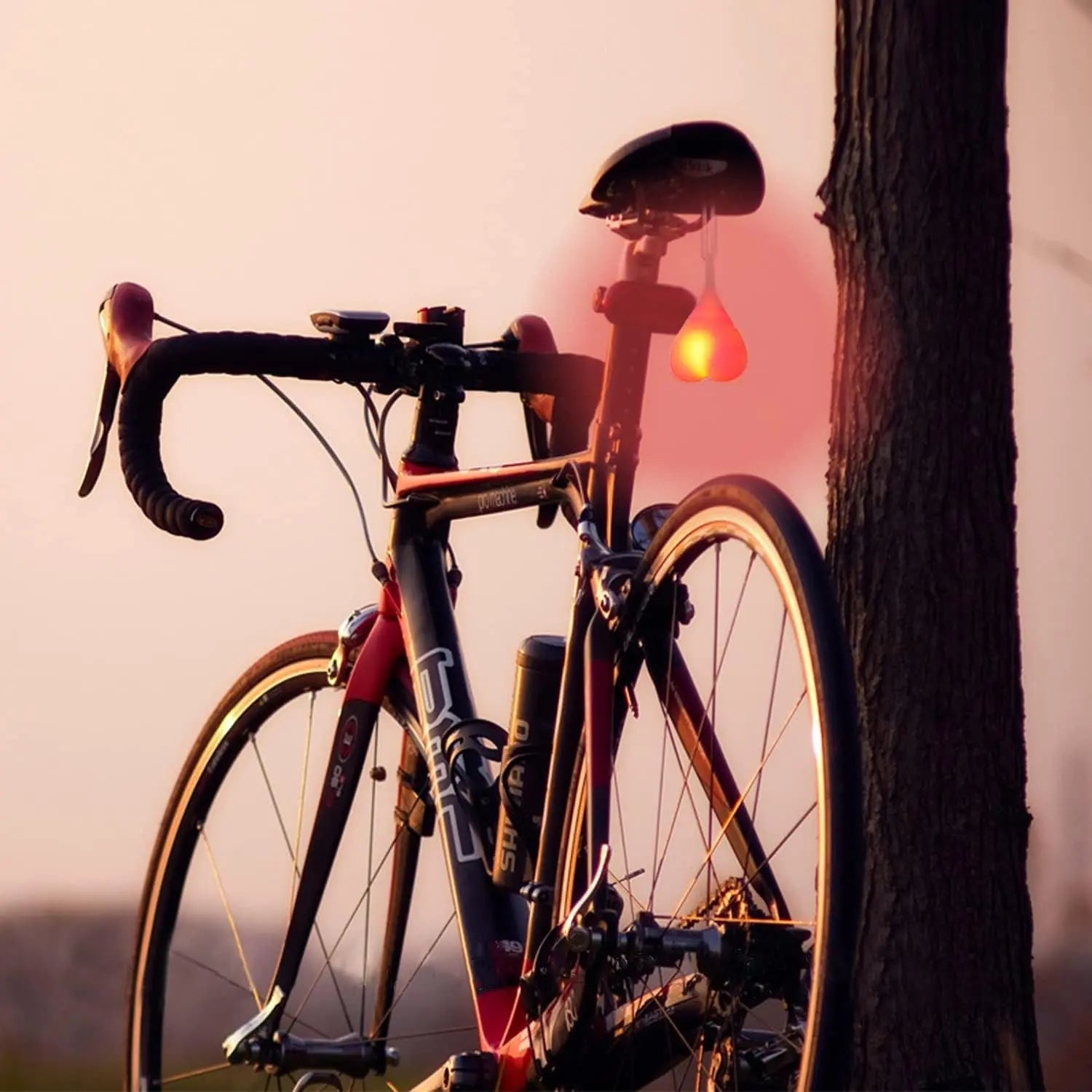 GlowPulse™ — Heart-Shaped Safety Light