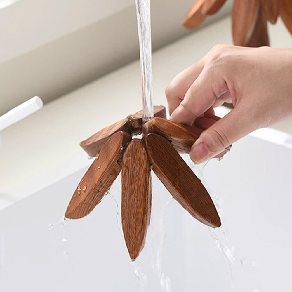 Coasters made of walnut wood — stylishly and effectively protects furniture