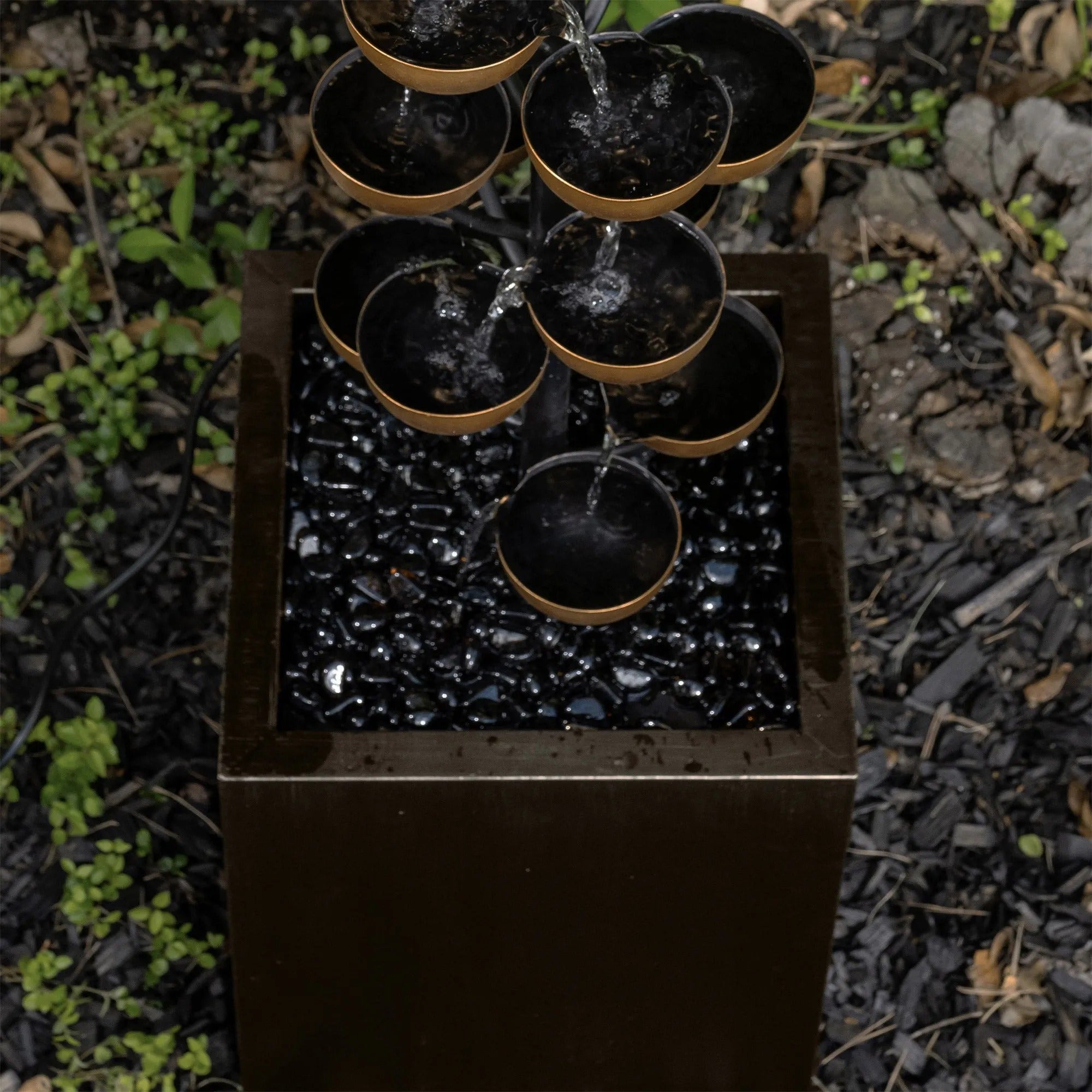 65-Zoll Kaskaden-Becherbrunnen – Outdoor Stahlwasserfall mit Bernsteinperlen Mivoza Deutschland