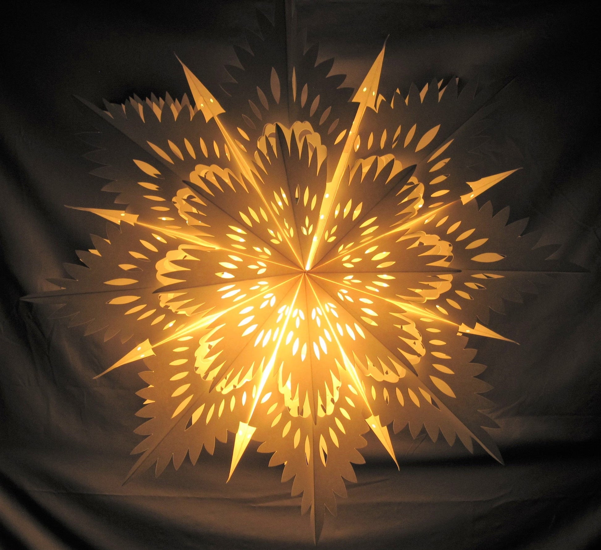 Schneeflocken-Weihnachtslaternen — Romantischer Charme für weiße Weihnachten Mivoza Deutschland