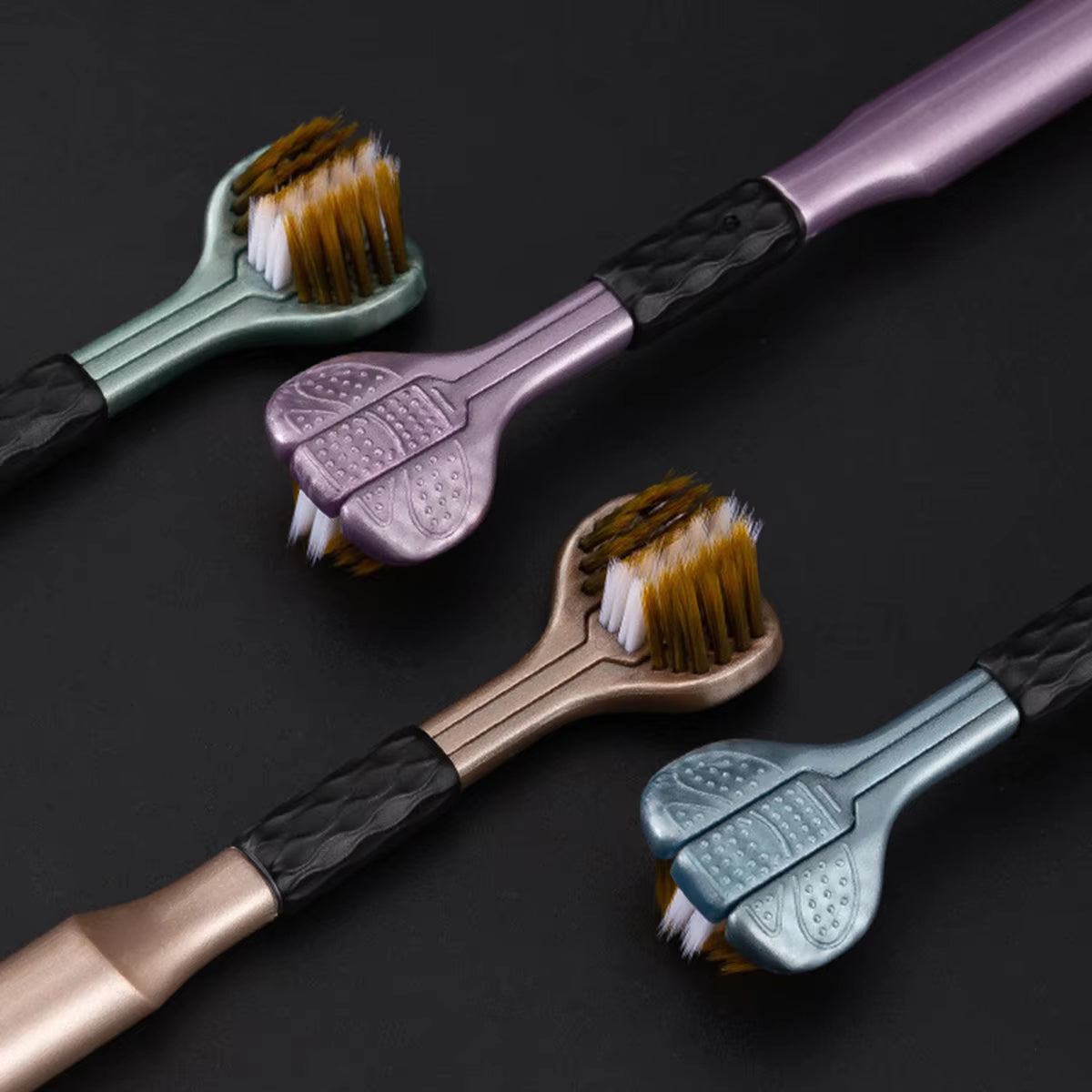 3-Sided Toothbrush – gentle yet thorough cleaning